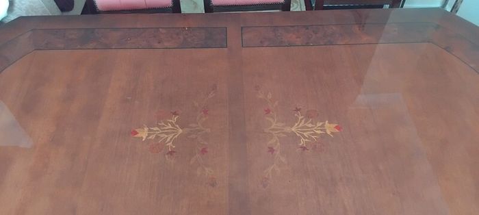 Dining table & 8 chairs