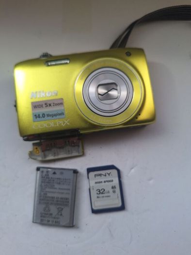 Nikon Coolpix S3100 14 mp digital camera