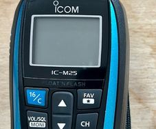 iCOM IC-M25 Vhf Radio Float N Flash