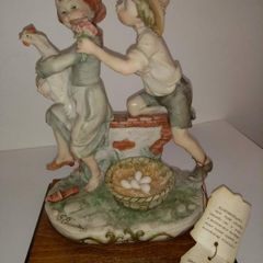 Giuseppe Armani Figurine Boy Girl "Courting" Couple with Chicken.