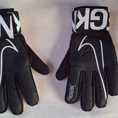 Nike football goalkeepers gloves