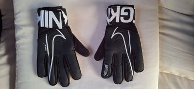 Nike football goalkeepers gloves