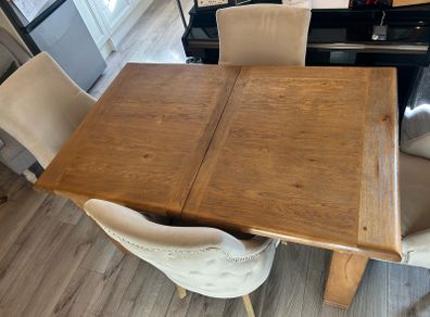Dining table (extendable) with four velvet dining chairs