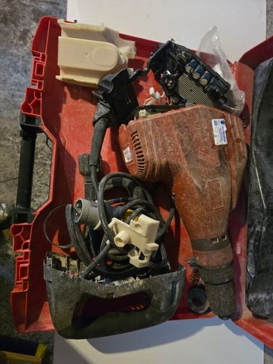 TE 700-AVR SDS-Max demolition hammer