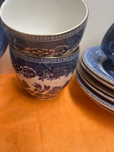 60s Arklow Pottery Willow Pattern cups and saucers x7