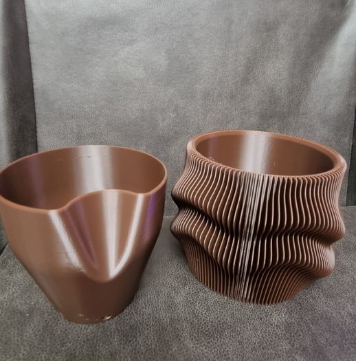 3D printed plant pot - brown PETG