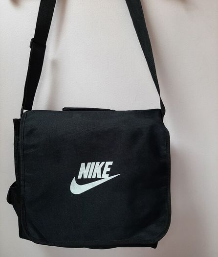 NIKE Cross over bag new no tags