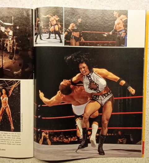 2 x Vintage WWF Magazine.