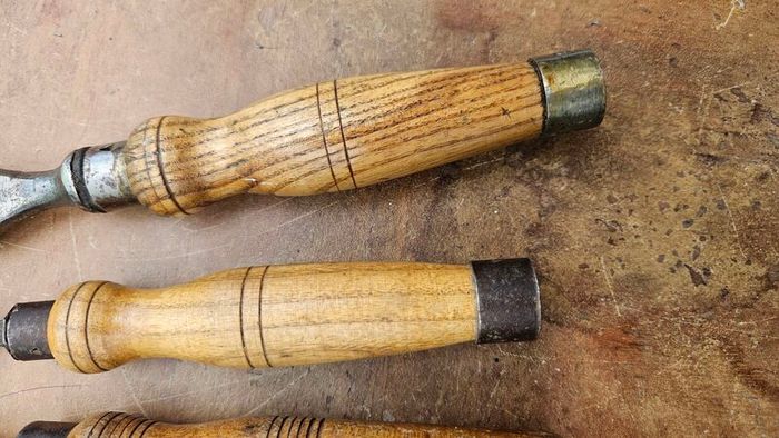 8 chisels