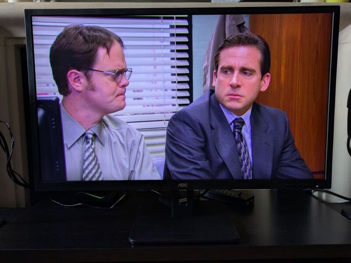 AOC 32 QHD Monitor, 75Hz, 4ms, IPS, Speakers, FlickerFree, LowBlue Light (2560x1440 -HDMI/DP)
