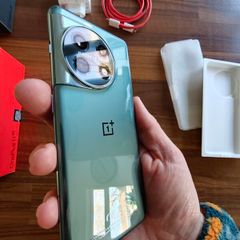 ONEPLUS 11 5G Unlocked, excellent condition + Phone covers