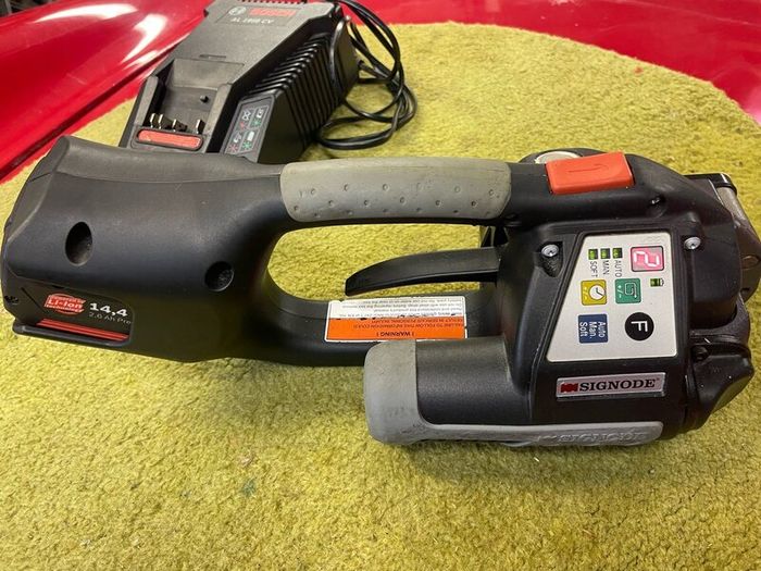 Signode battery strapping tool