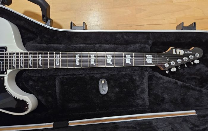 ESP Ltd Deluxe Phoenix 1000