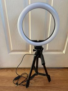 ring light with tripod