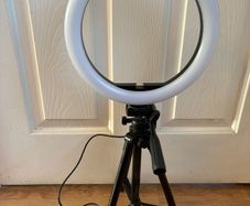 ring light with tripod