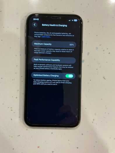 iPhone 11 Black - 89 percent battery health