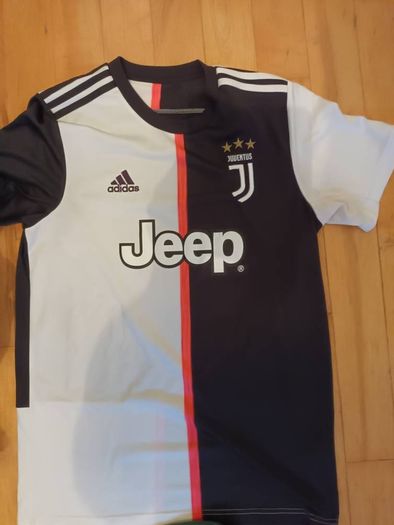 mens medium soccer jerseys 15 euro each (previously worn)