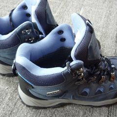 Women's walking boots