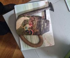 Vintage pieces. Prices to sell and discount on multiple buys. Look at my other ads. Thanks