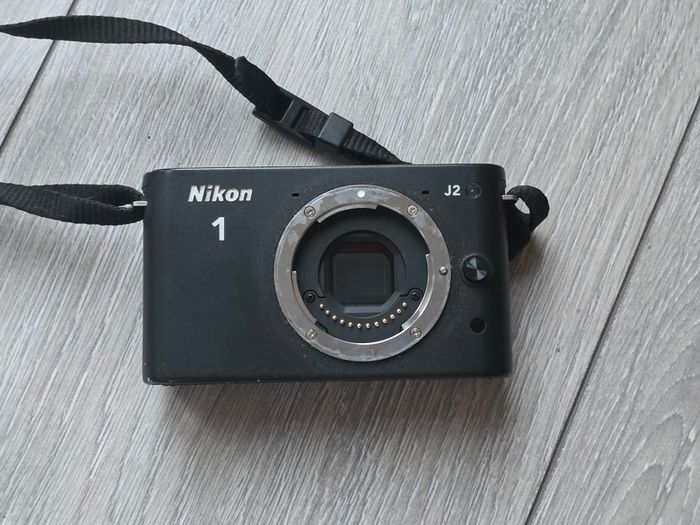 Nikon 1 J2 (Free Post)