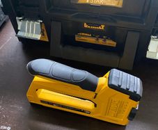DeWalt 5-in-1 Multi-Duty Manual Tacker & Brad Nailer