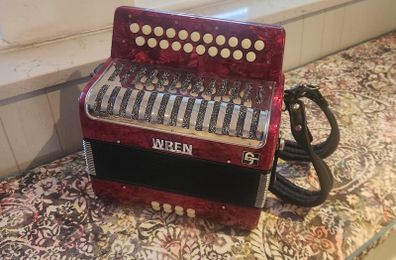 Wren B/C Diatonic Button Accordion - Excellent Condition