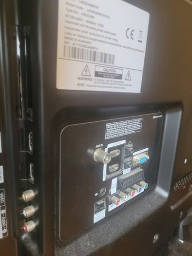 Samsung 32" LCD TV