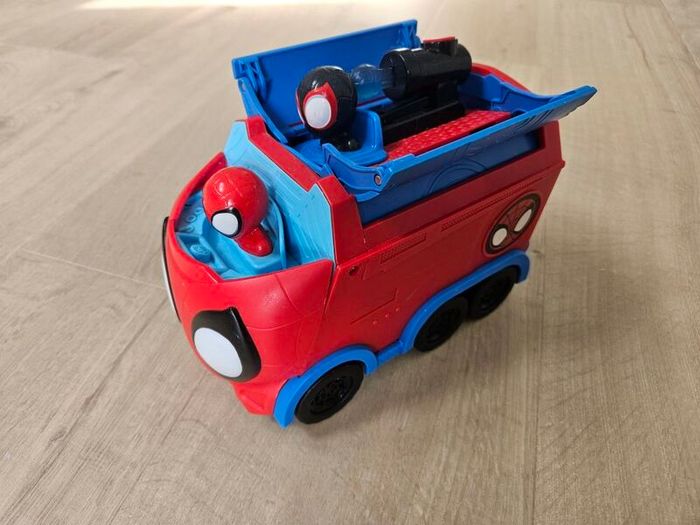 Spidey and His Amazing Friends Web Spinning Hauler 3-in-1 Transforming Vehicle