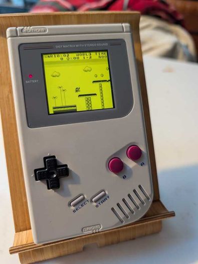 Super Modded Gameboy of your Dreams - Gameboy DMG in new Shell with IPS LCD Upgrade AND Lithium Battery Mod #410