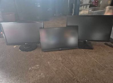 3 monitors - all working
