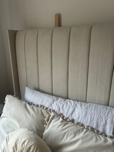 Single ottoman bed