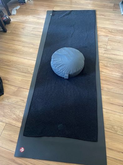 Manduka pro long yoga mat, hot yoga towel and meditation cushion