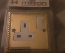 Classic Polished Brass Rope Edge Single Plug Socket from Hamilton Litestat Group