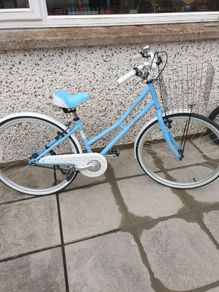 Pendleton Littleton girls 26 inch bike.  Suit from approx 10/11 years