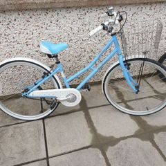 Pendleton Littleton girls 26 inch bike.  Suit from approx 10/11 years