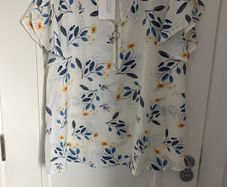 Ladies Top size 18-20 brand new