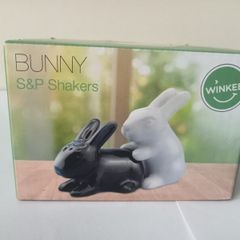 Winkee Bunny S+P Shakers