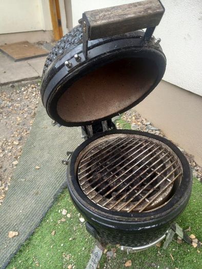 Relaxdays Kamado Barbecue,  26 cm, Ceramic BBQ Grill, with Thermometer up to 450C