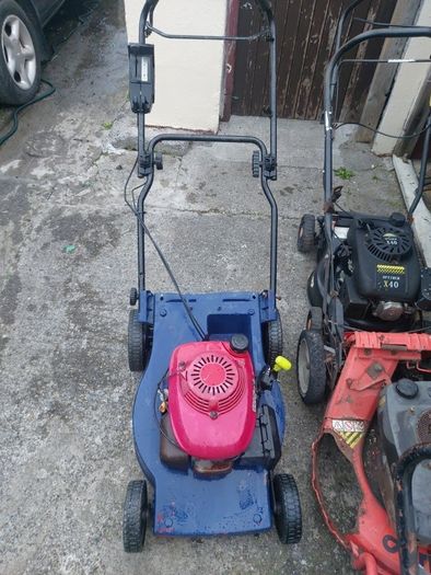 Selfdrive lawnmower for parts or repair
