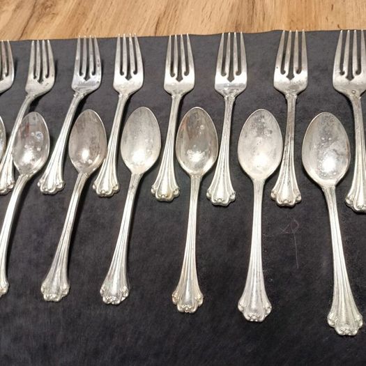 F.B. Rogers American Chippendale silver-plated cutlery set