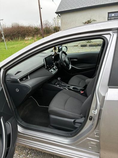 Toyota Corolla 1.8 Petrol Hybrid Luna Auto
