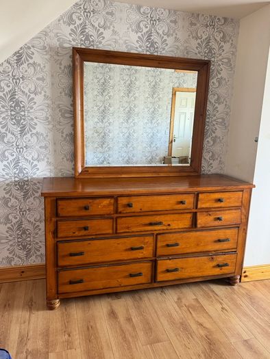 Solid wood dressing table