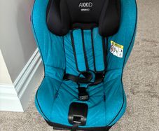Axkid minkid rear facing carseat
