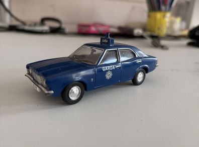 Vanguards Ford Cortina Garda car