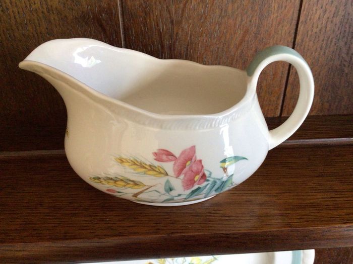 Alfred Meakin 1950s Harvest Bouquet Tableware Serving platters 2 Tureens and Gravy Boat