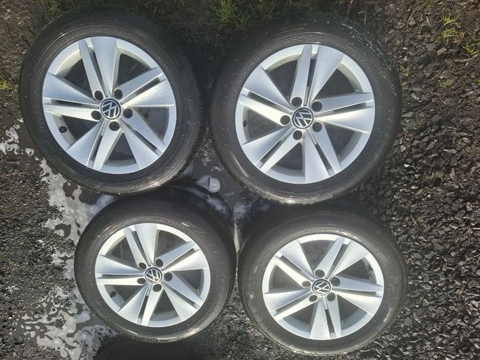 16" Genuine Vw Alloys with tyres
