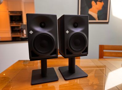 Neumann KH 120 A G Active Near-Field Monitors (x2) and Kanto Stands (x2)