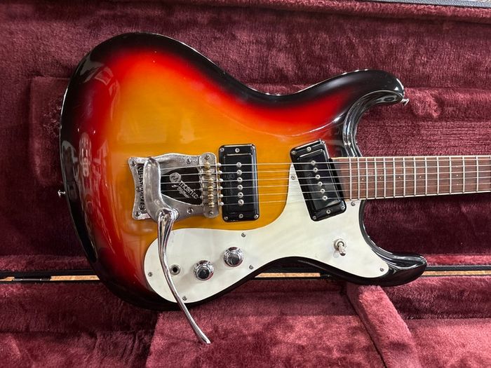 Mosrite Ventures Model Super Custom '65 Sunburst
