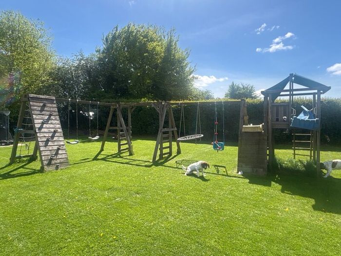 Play centre - Outdoor Gym