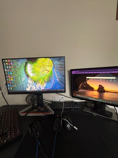 Gaming PC, 144 Hz Monitor, 60 Hz Monitor